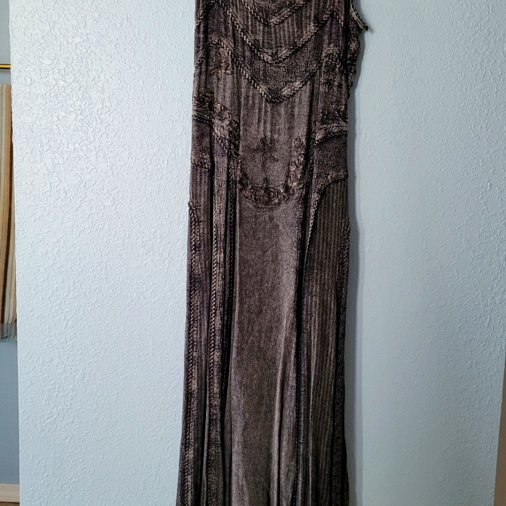 This is a nice vintage look dress.  Brand: Channel. Size medium.